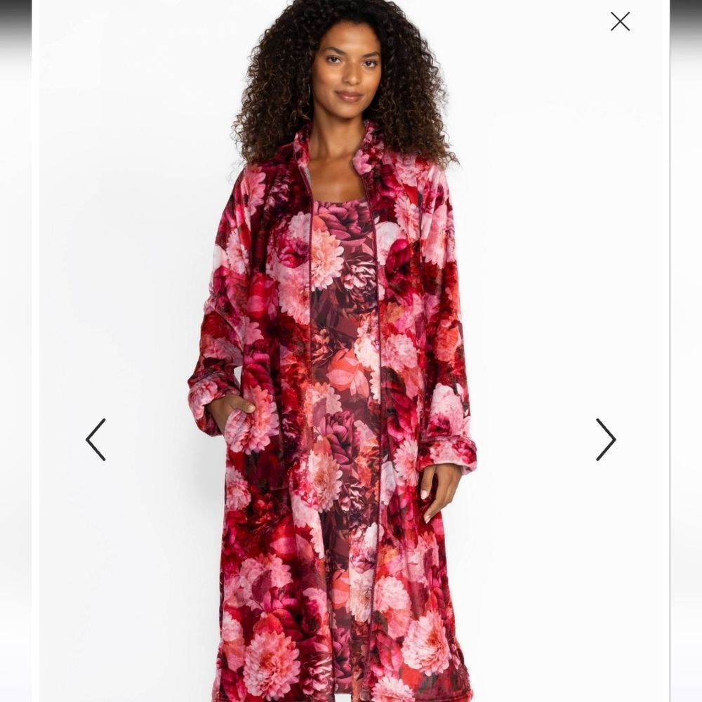 Johnny‎ Was Zip Up Robe- Rosas - Picture 2 of 9